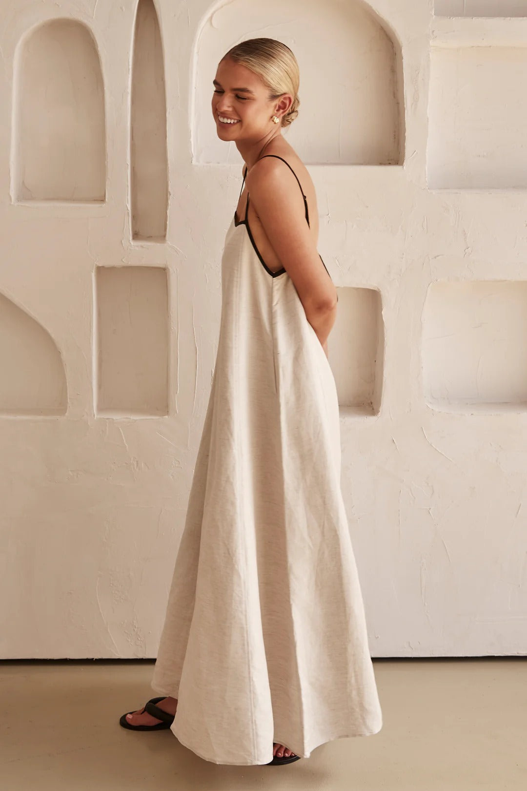 Luna | Elegant Linen Maxi Dress with Contrast Trim