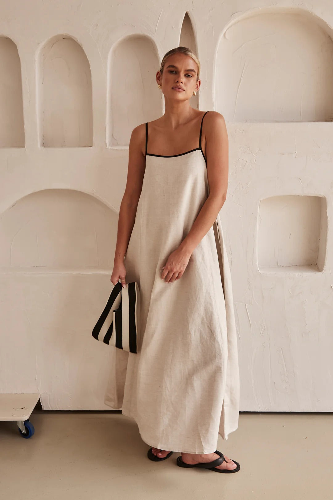 Luna | Elegant Linen Maxi Dress with Contrast Trim