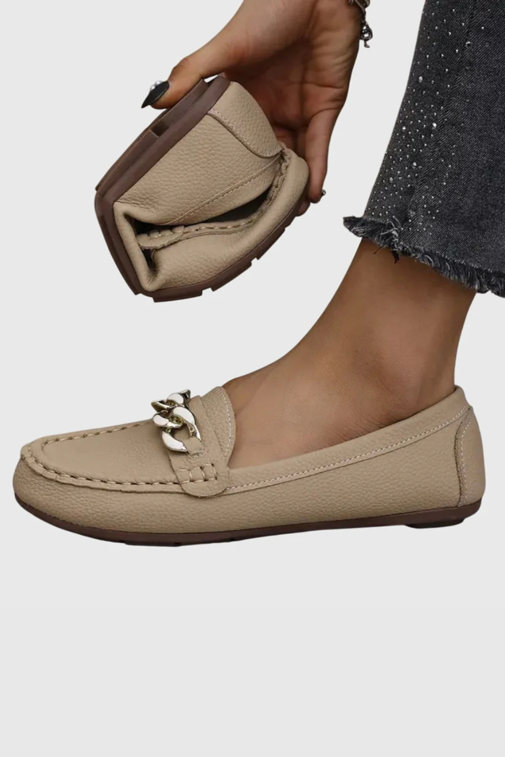 Valerisse | Women's Chain Detail Slip-On Loafers
