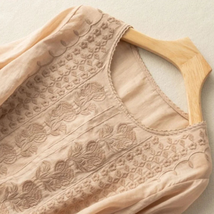 Évelisse | Women's Embroidered Relaxed-Fit Blouse