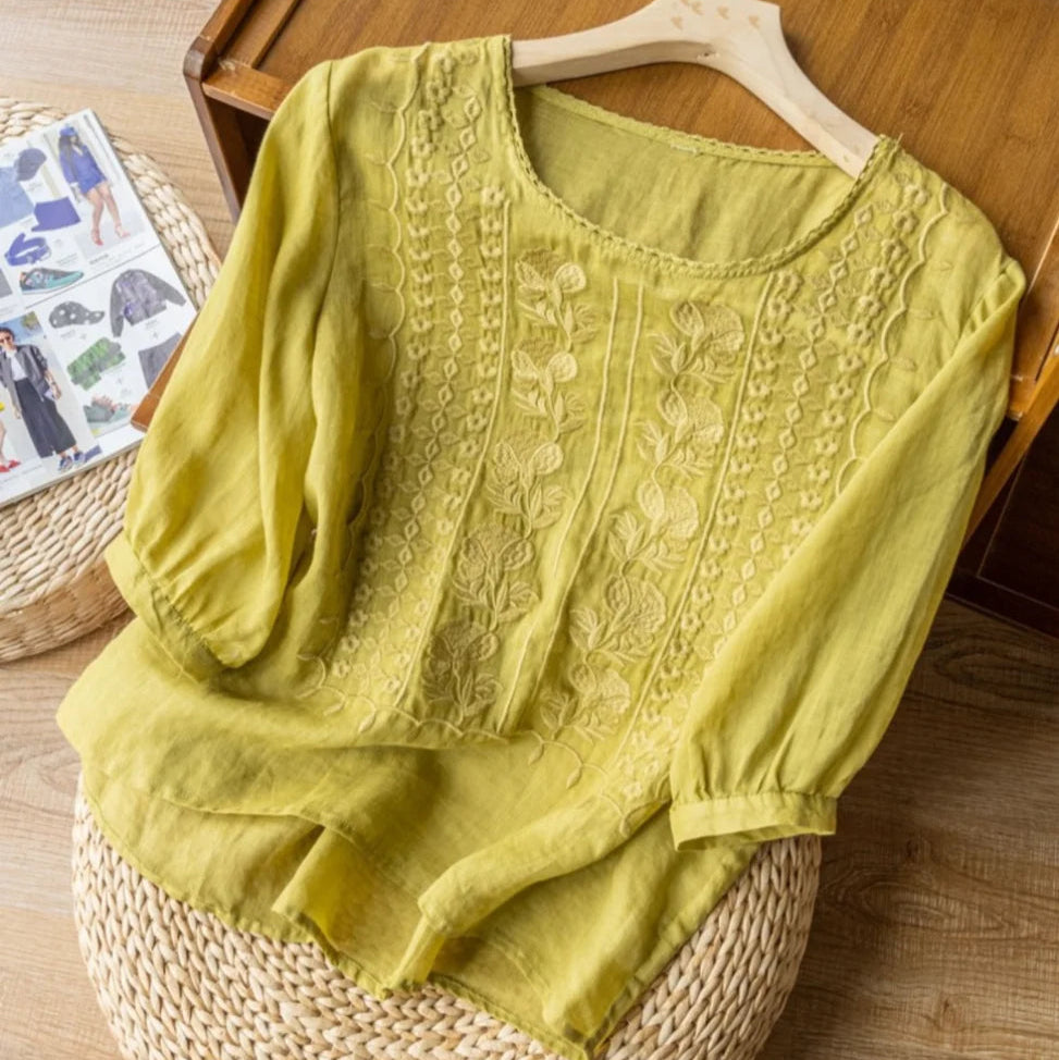 Évelisse | Women's Embroidered Relaxed-Fit Blouse