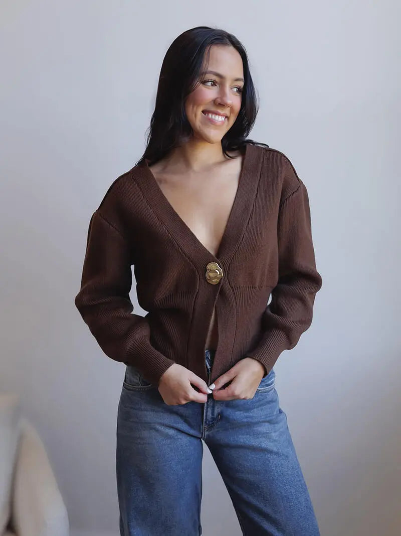 Women's Fitted Knit Cardigan with Statement Button