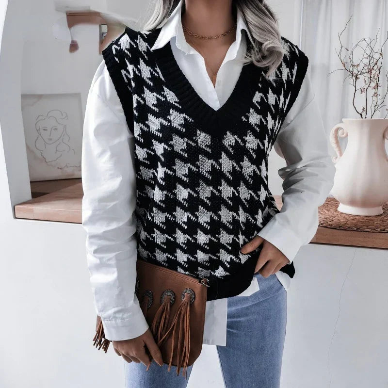 Romilly | Women's Houndstooth V-Neck Knitted Vest