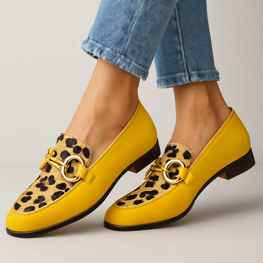 Avelisse | Women's Patterned Link Detail Loafers