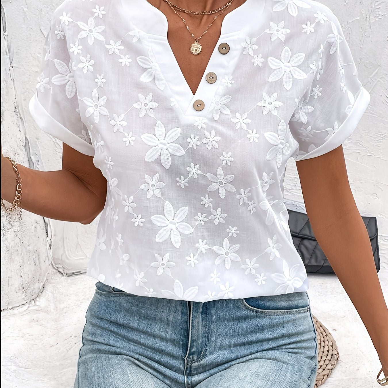 Maëlisse | Women's Floral Embroidered V-Neck Blouse