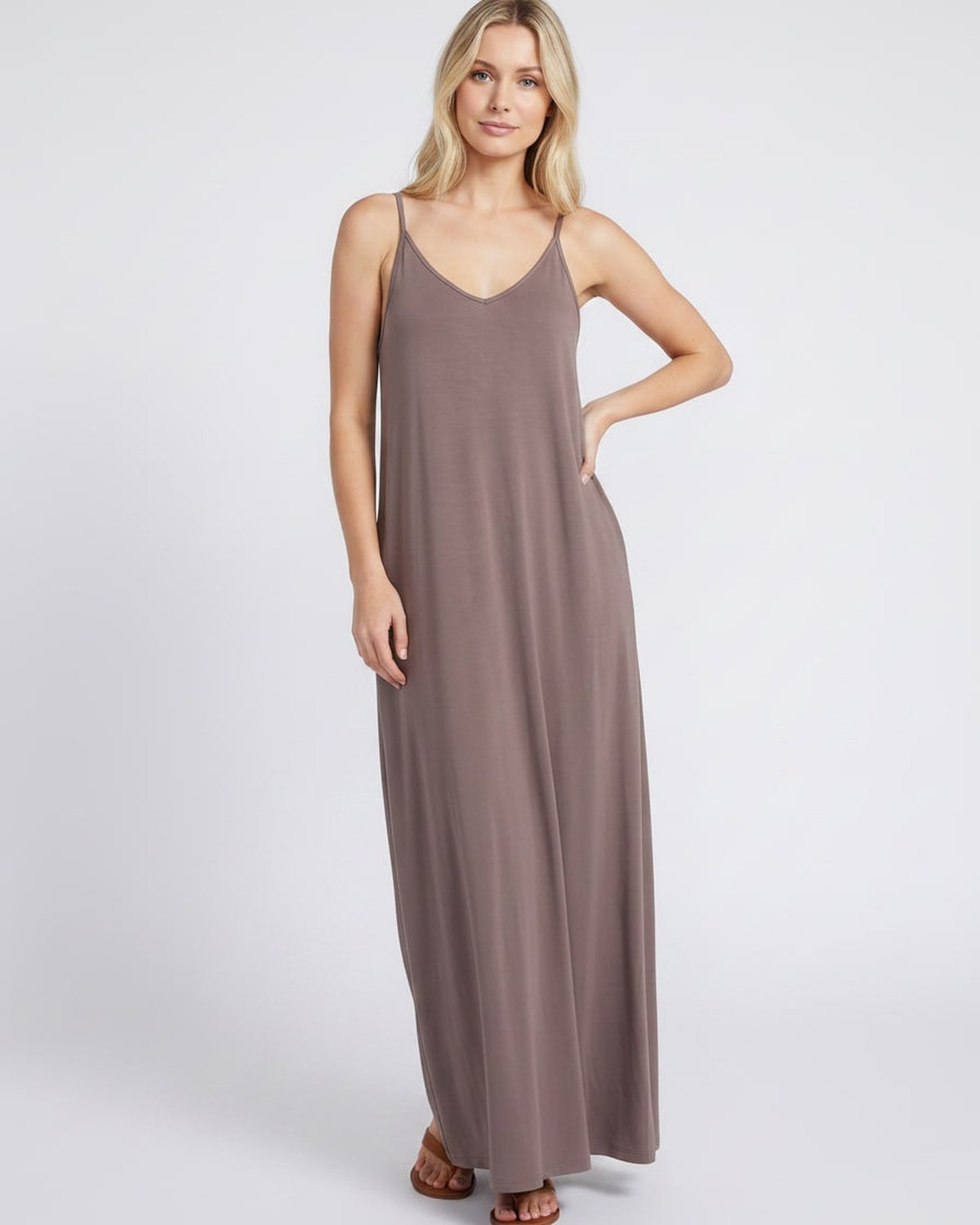 Sophia | Elegant V-Neck Maxi Dress with Pockets