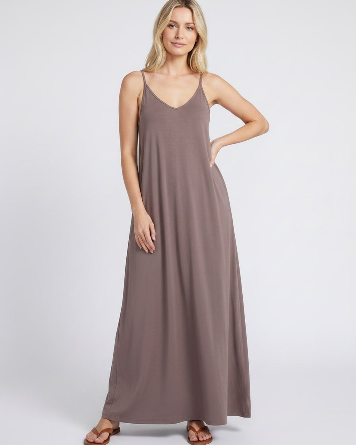 Sophia | Elegant V-Neck Maxi Dress with Pockets