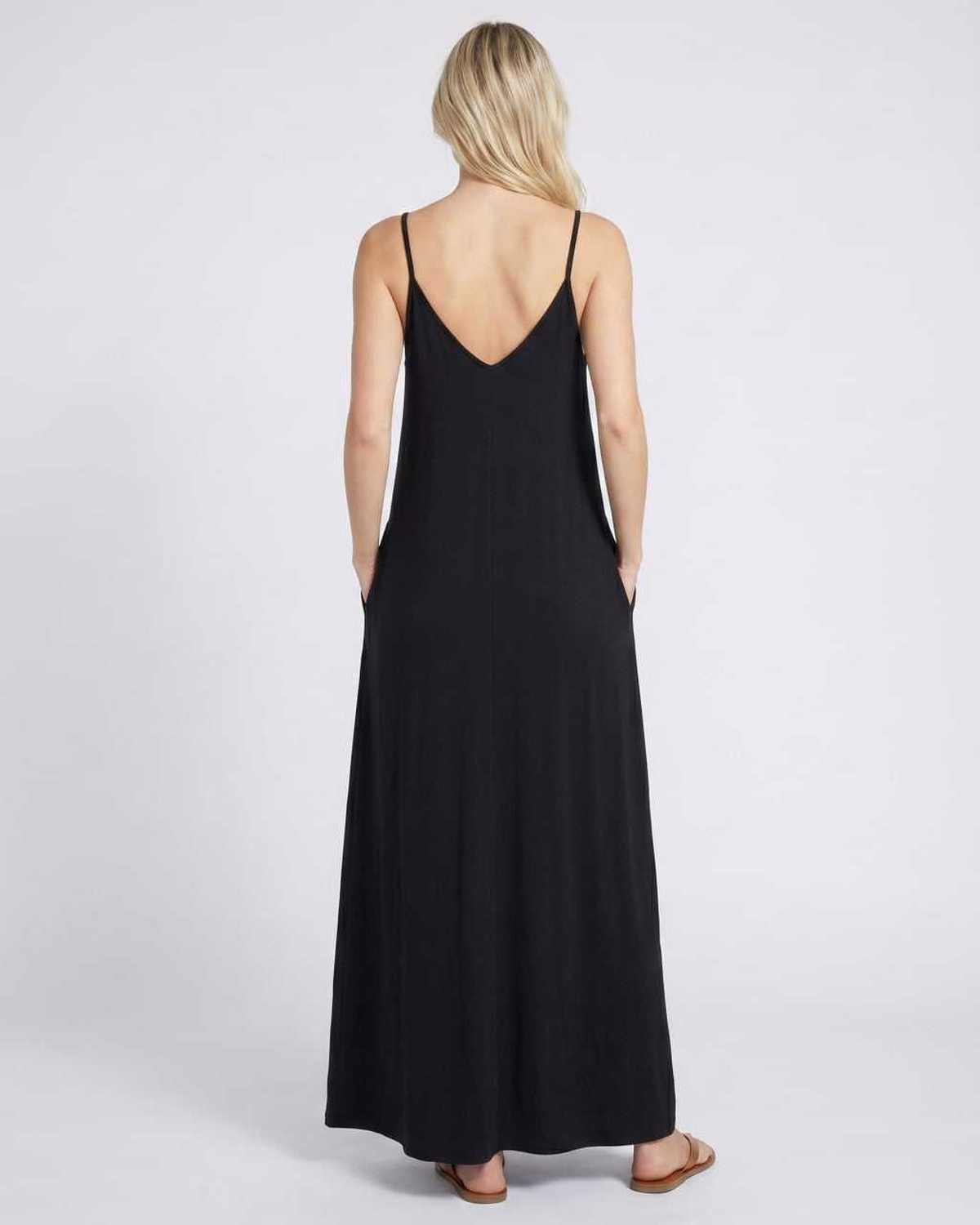 Sophia | Elegant V-Neck Maxi Dress with Pockets