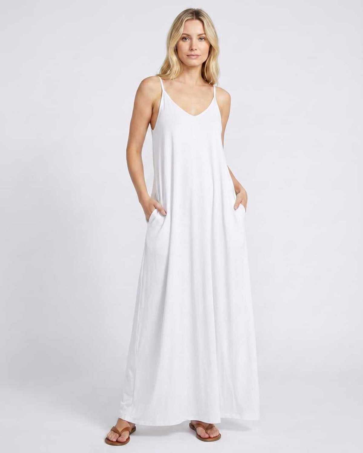 Sophia | Elegant V-Neck Maxi Dress with Pockets
