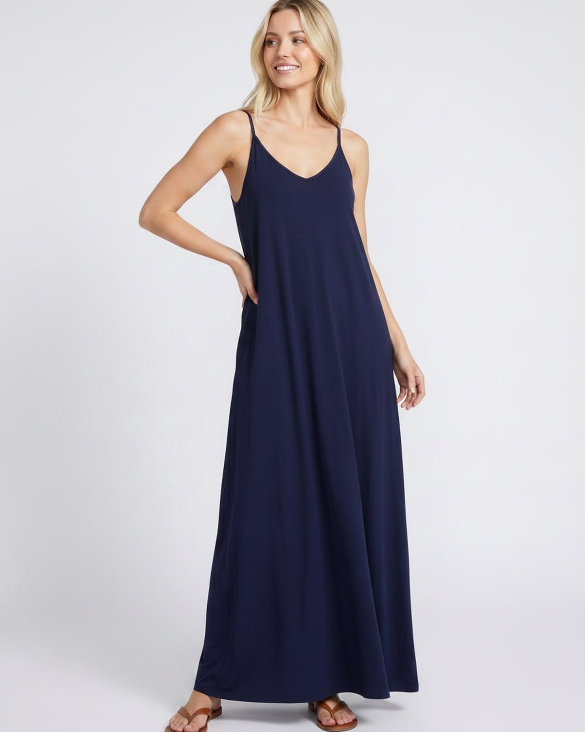 Sophia | Elegant V-Neck Maxi Dress with Pockets