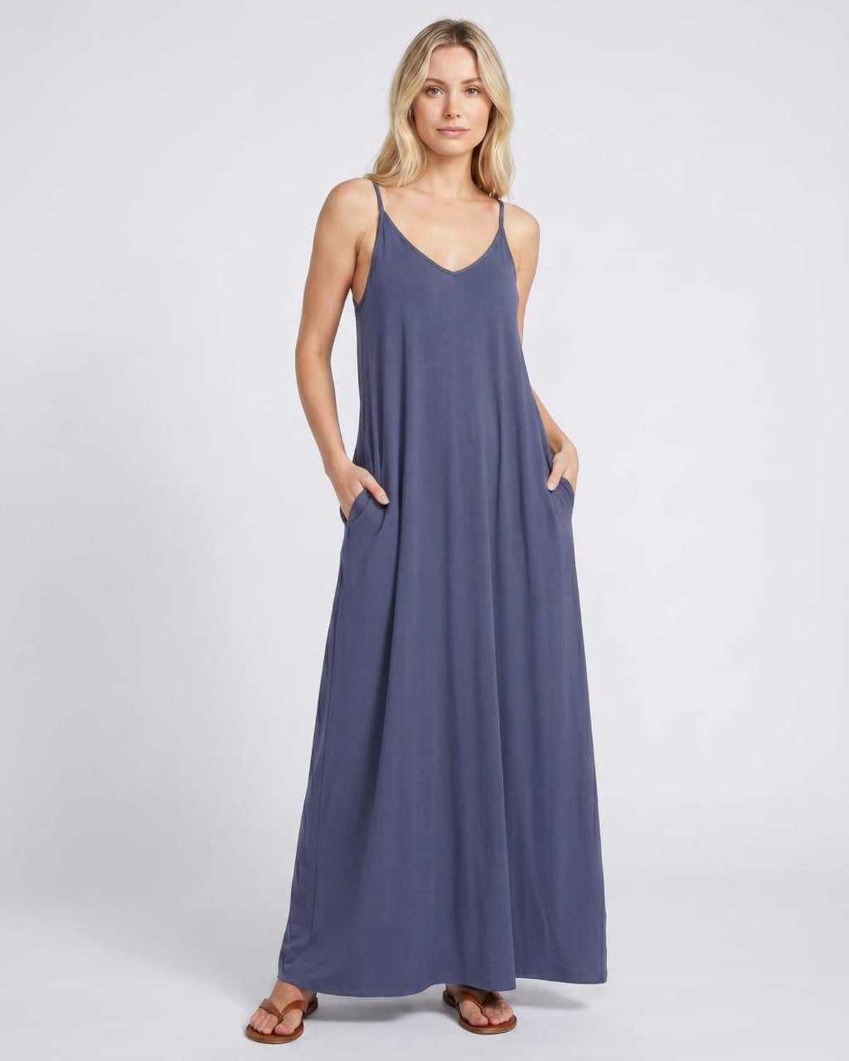 Sophia | Elegant V-Neck Maxi Dress with Pockets