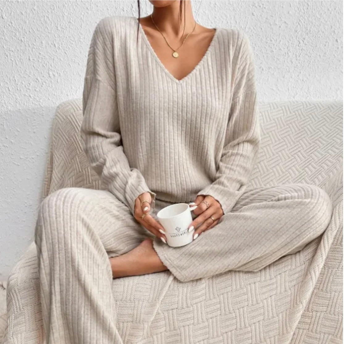 Saoirse | V-Neck Knit Loungewear Set