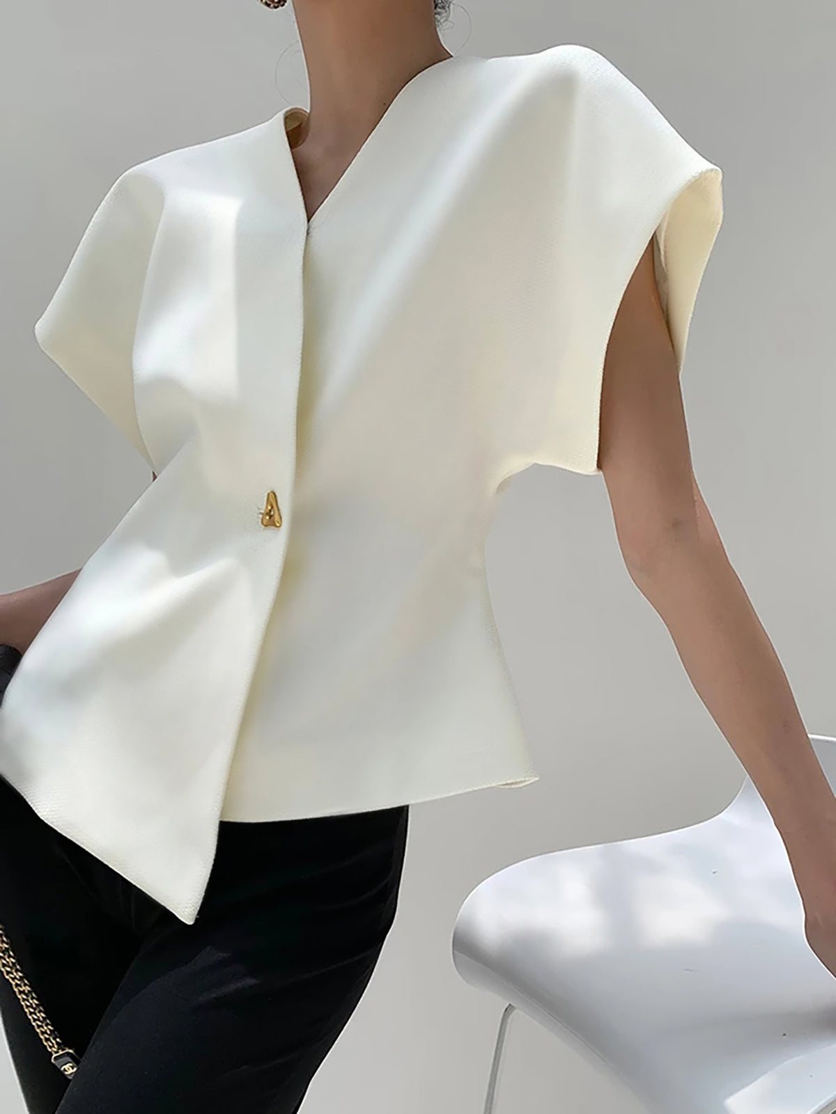 Amara | Chic V-Neck Everyday Top